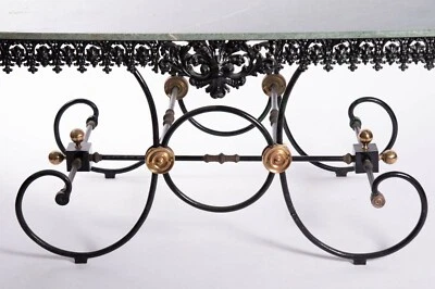 Hermosa mesa francesa de mármol para pastelería/carne con base de hierro Foto 1 de 4