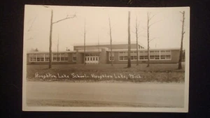 RPPC - HOUGHTON LAKE HIGH SCHOOL - Houghton Lake Michigan - sauber unbenutzt - Bild 1 von 3