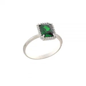 Ring aus 18k Weißgold mit grünem Stein und weißen Zirkonia - Bild 1 von 1