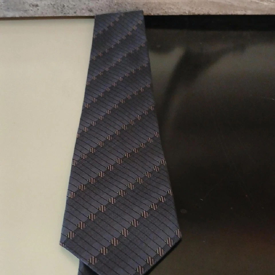 ¡Haz una oferta! Corbata texturizada azul y gris Dkny con rayas diagonales Foto 1 de 3