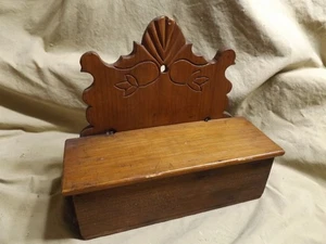 Primitive Antique Turn of Last C Wood Wall Hanging Comb Box Tulip Decorated - Picture 1 of 11