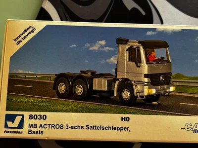 Viessmann H0 8030 MB Actros Sattelschlepper 3-achsig / Funktionsmodell - Bild 1 von 3