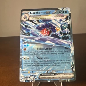 Garchomp ex 038/182 Sv04: Paradox Rift Holo - Bild 1 von 2