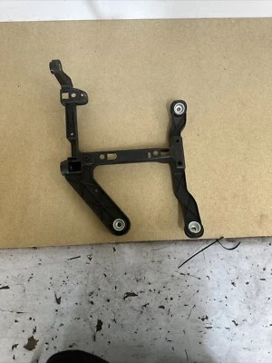 Nuevo soporte de luz antiniebla izquierda para conductor Dodge RAM 1500 2018 OEM 60129A Foto 1 de 4