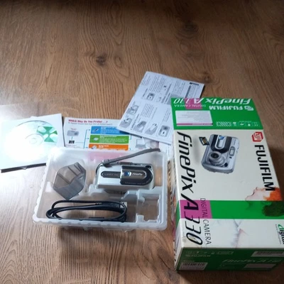 Fujifilm FinePix A330 Digital Camera 3.2MP, Silver - Image 1 of 4