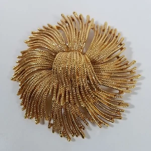 Vintage Joan Rivers große 7,5" goldfarbene Wirbel Quaste runde Brosche Anstecknadel - Bild 1 von 4