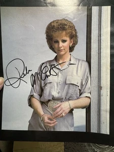 JUNGE REBA MCENTIRE SIGNIERTER DRUCK  - Bild 1 von 2