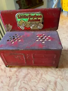 Vintage Antique 1930s Little Orphan Annie Tin Metal Red Stove Toy Doll House B44 - Picture 1 of 4