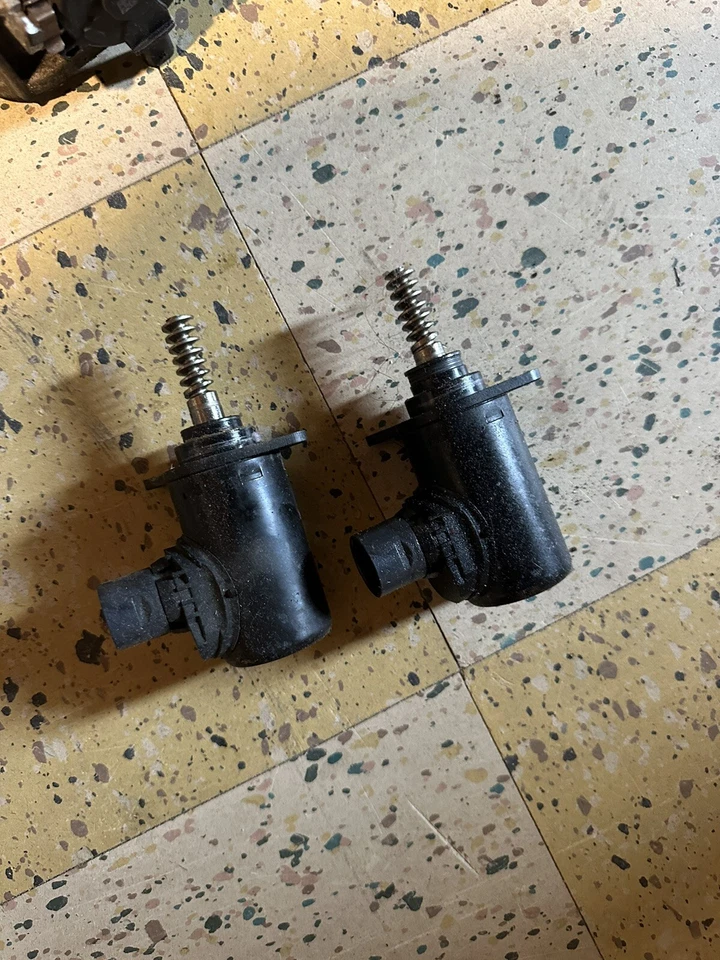 BMW 750I G12 2016-2019 motor izquierdo árbol de levas válvula distribución solenoide actuador OEM Foto 1 de 1