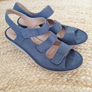 Clarks Navy Wedge Sandals REEDLY JUNO Blue Womens Sz 9.5 M ADJUSTABLE STRAPS - Picture 1 of 12