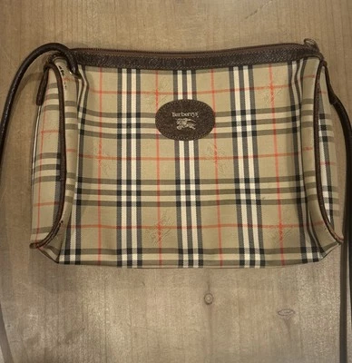 Vintage burberry nova check Woman’s crossbody bag - Image 1 of 2