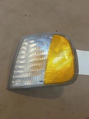 Driver Corner/Park Light And Lightning Fits 97-03 FORD F150 PICKUP 156910 Foto 1 de 4