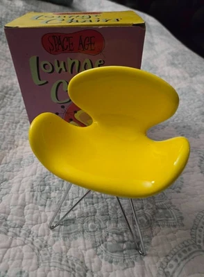太空时代迷你休闲椅芭比娃娃尺寸黄色陶瓷镀铬腿复古 — 第 1/4 张图片
