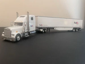 1/64 Custom Freightliner XL Tractor Trailer - Picture 1 of 10