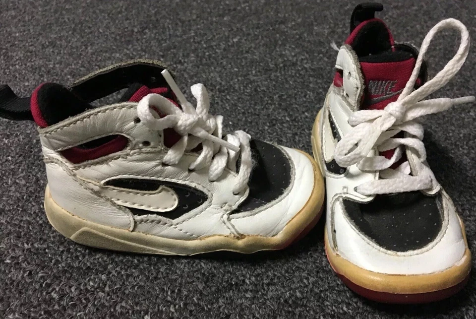 Vtg 1992 NIKE Baby Accel Air Size 4 White Jordan Sport Basketball 90s Bulls - Image 1 of 4