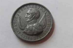 LORD NELSON WELLINTON MEDAL WHITE METAL 39MM DEATH OF BOTH ON MEDAL - Picture 1 of 2