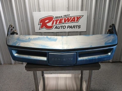 84-90 CORVETTE C4  FRONT BUMPER ASSEMBLY WITH ABS AND REINF Foto 1 de 4