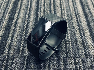 FAULTY Fitbit Charge 3 Advanced Health and Fitness Tracker Black 371485 - Image 1 of 2