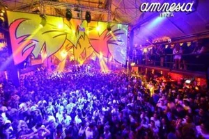Amnesia auf Ibiza Live Club Nights DJ-Sets Compilation (1996 - 2024) - Bild 1 von 8
