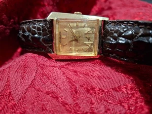 Vintage Lecoultre Asymmetric Swiss Made 10kt Gold Filled Wristlet Watch - Picture 1 of 4