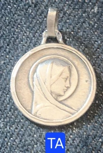 Belle Médaille En Argent Poinçon Crabe 16 mm - Portrait De La Vierge Par A P - Picture 1 of 2