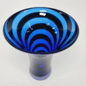 Jarrón de vidrio artístico remolino azul cobalto y negro 9,5" de alto x 7" de ancho apertura - Imagen 1 de 12