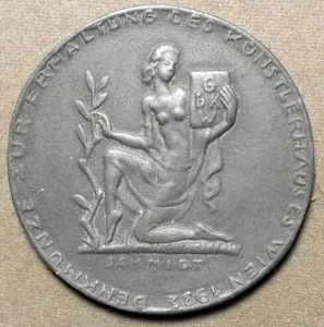 Austria: Vienna, Denkmunze Zur Erhaltung Des Kunstlerhaus Es Wien 1932 (Kneeling - Picture 1 of 2