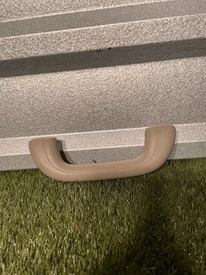 Manija de agarre de techo interior delantero derecho Kia Optima 2014-2015 | OEM Foto 1 de 3