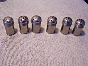 Set 6 shaker sale e pepe singoli vintage tono argento - mai usati - Foto 1 di 2