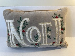 Weihnachtsakzent Kissen NOEL bestickt taupe, weiß, rot & grün 18 x 12 Zoll - Bild 1 von 7
