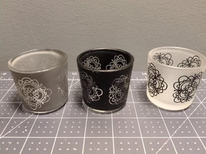 Set 3 portacandele votivi cassa e barile nero smerigliato grigio tealight - Foto 1 di 9