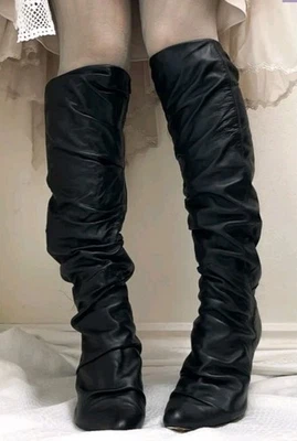 Irregular Choice Botas de Gamuza Azules Eléctricas Plegables Envoltura Envolventes Slouchy Caja Y2k Foto 1 de 4