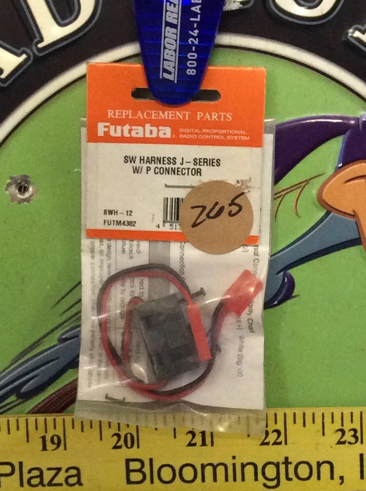 Futaba FUTM4302 SW Harness J-Series W/P Connector - Image 1 of 1