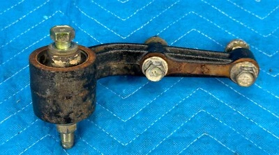 Оригинальный кронштейн для крепления переднего дифференциала Lexus LX470 с болтами 151k 98-07 - Изображение 1 из 4