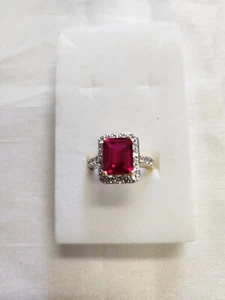 Lab Created Ring roter Rubin weißer Zirkon Größe 6,5 Gelbgold über Sterlingsilber - Bild 1 von 9