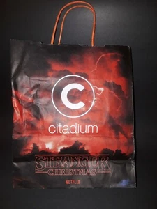 Netflix Stranger Things Borsa Natalizia Rosso Nero Manici Citadio 12 x 10 - Foto 1 di 3
