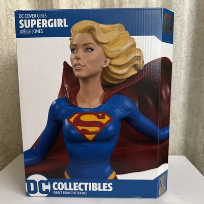 Estatua de 10 pulgadas de Joelle Jones con portada de Supergirl de DC Collectibles para niñas. 0583 de 5000. Foto 1 de 4