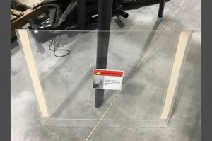 Telaio porta insegna da parete acrilico trasparente autoadesivo 20" L x 16" H - Foto 1 di 2