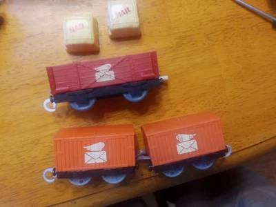 Thomas  Trackmaster Mail Open Side Door Mail Cargo + 2x Orange Mail  Boxcar - Image 1 of 4