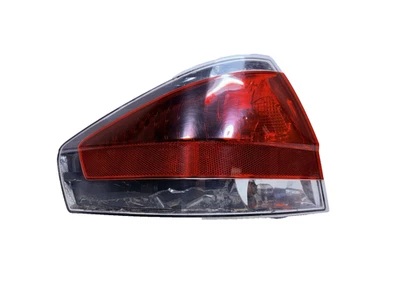 Luz trasera izquierda del lado del conductor Ford Focus SES 2008-2011 usada OEM  Foto 1 de 4