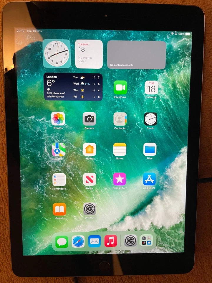 Apple iPad 5th Gen. 128GB, Wi-Fi + Cellular (O2), 9.7in - Silver great condition - Image 1 of 2