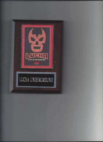 LUCHA UNDERGROUND PLAQUE WRESTLING Cover
