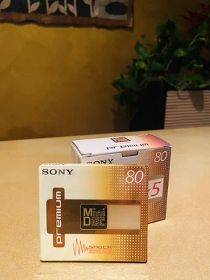 Lotto di 5 MiniDisc Sony Premium 80 min. - Immagine 1 di 3