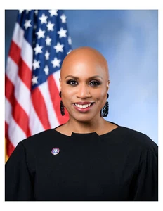 "Foto de retrato político Ayanna Pressley 2019 8x10 en 8,5"" x 11" - Imagen 1 de 1