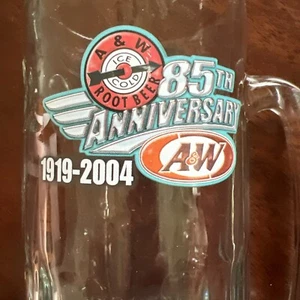 Taza de cerveza de raíz A&W 85 aniversario 1919-2004 vidrio pesado y mango 7" - Imagen 1 de 5