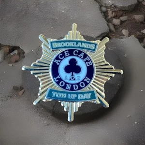 New UK Ace Cafe, Brooklands Ton Up Day, Metal Pin Badge, 59 Club, Cafe Racer BSA - Picture 1 of 17