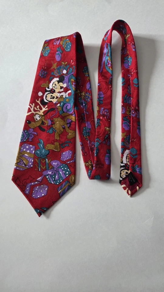 Corbata de Colección Disney Mickey Unlimited Para Hombre Navidad Mickey Minnie Pluto Foto 1 de 4