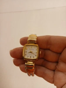 Peck & Peck Womens Watch Gold Tone Bracelet Band Needs Battery - Picture 1 of 9