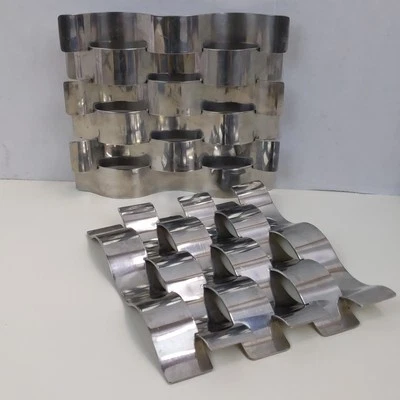 Juego de servilletas modernista de metal ondulado tono plateado retro mediados de siglo decoración estilo Foto 1 de 4