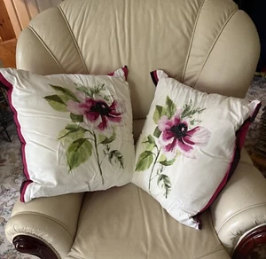 NEW! 2 NEXT Fuchsia Flowers on White with Purple Trim Pillow - approx. 50 X 50cm - Picture 1 of 4